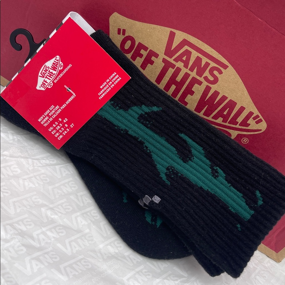 Vans Skate Thorn Crew Socks (1 pair)
Made to skate. - Picture 2 of 16